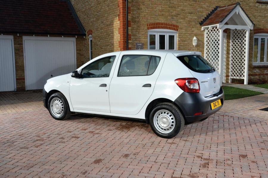  Dacia Sandero Access 2013 года  (UK) (фото 3 из 18)